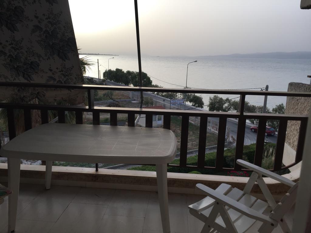 Vlastos Apartment Каламос Екстер'єр фото